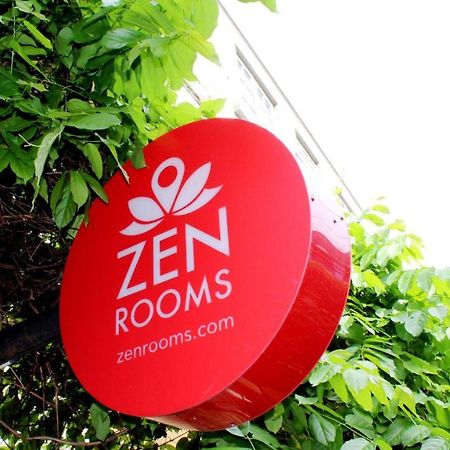 Zen Rooms Near Stasiun Kota Baru Маланг Экстерьер фото