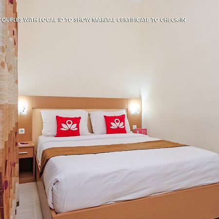Zen Rooms Near Stasiun Kota Baru Маланг Экстерьер фото